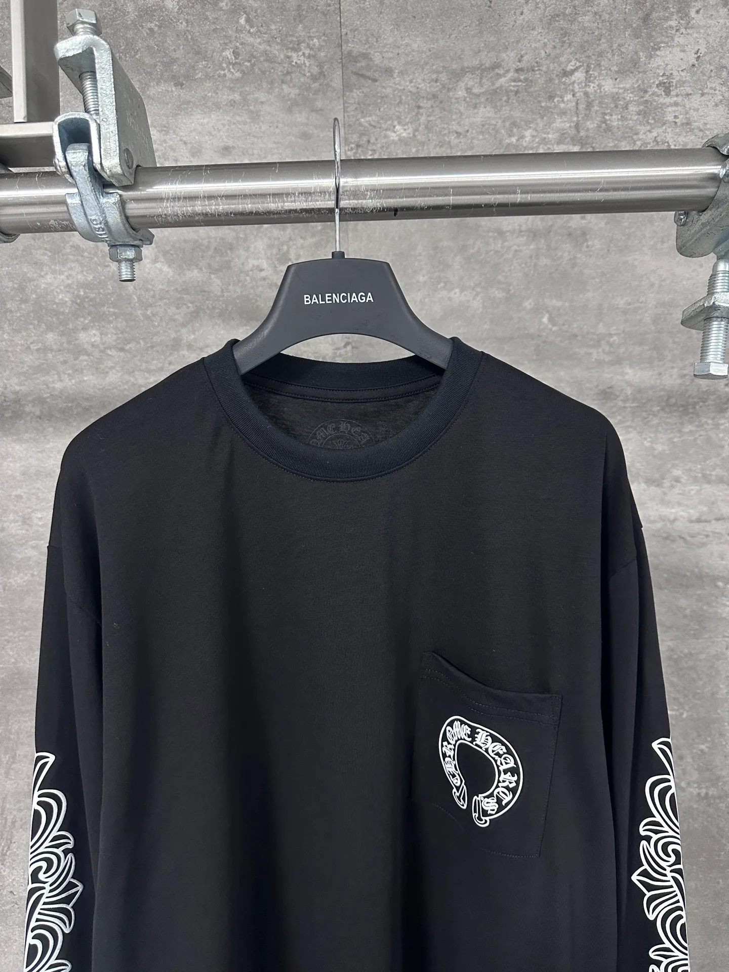P230 💰 Chrome Hearte/Chrome Heart 25SS CH Los Angeles limited horseshoe print round neck long sleeves. The fabric is made of cotton. The printing uses special imported slurry. Customized supporting accessories. Size: S/M/L